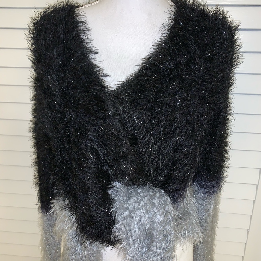 Beulah long sleeve tie wrap blk & grey S/M.